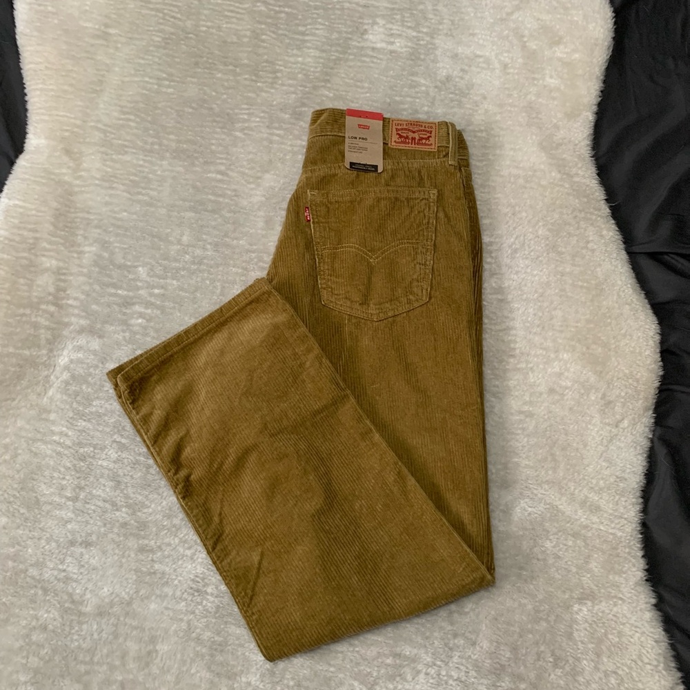 New Levi’s Low Pro Straight Leg Y2K Style Corduroy Tan Pants Size 31x30 NWT